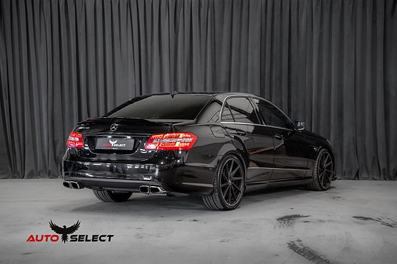 Mercedes-Benz E500 15 of 30
