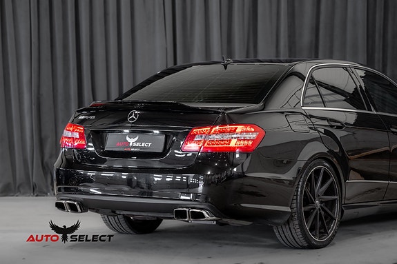 Mercedes-Benz E500 14 of 30