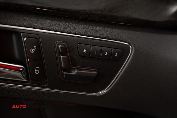 Mercedes-Benz E500 26 of 30
