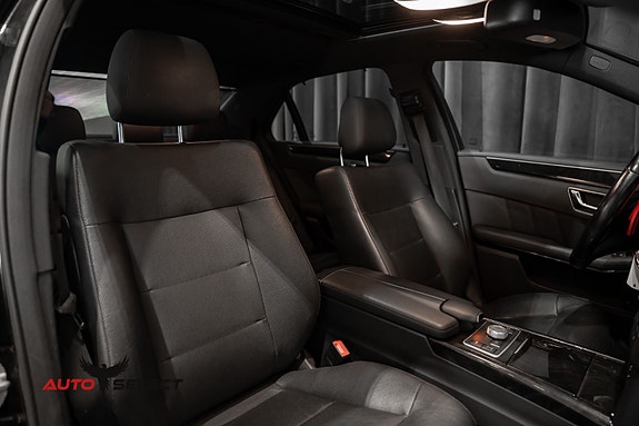 Mercedes-Benz E500 24 of 30
