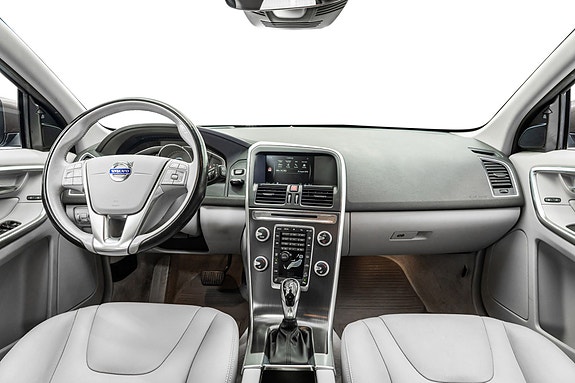 Volvo XC60 14 of 25