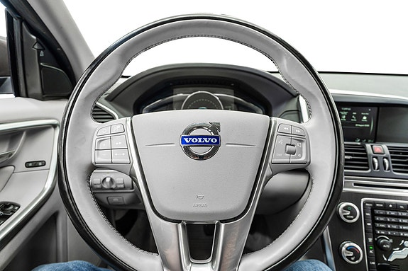Volvo XC60 18 of 25