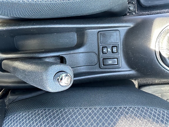 Toyota Yaris 10 of 16