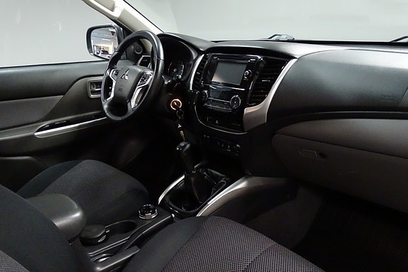 Mitsubishi L200 25 of 30