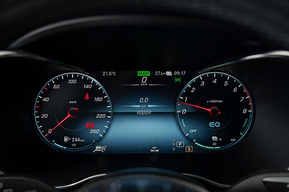 Mercedes-Benz GLC300 e 9 of 30