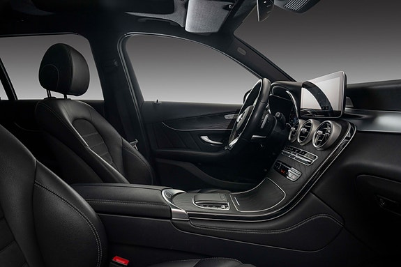 Mercedes-Benz GLC300 e 25 of 30