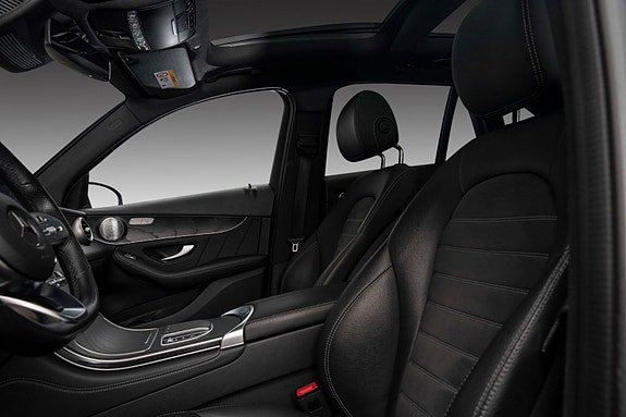 Mercedes-Benz GLC300 e 21 of 30