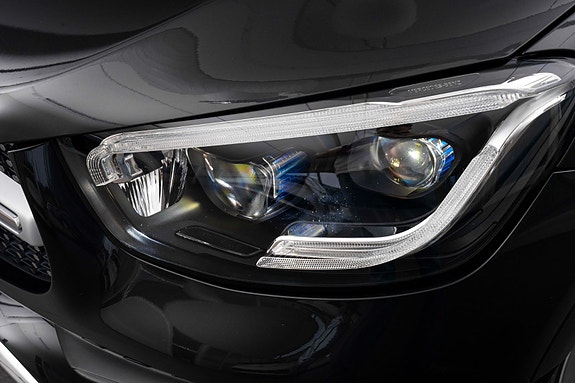 Mercedes-Benz GLC300 e 3 of 30