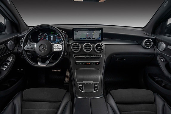 Mercedes-Benz GLC300 e 23 of 30