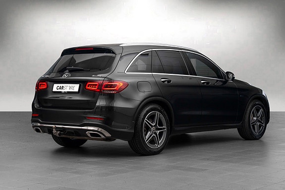 Mercedes-Benz GLC300 e 7 of 30