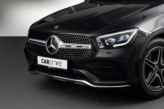 Mercedes-Benz GLC300 e 2 of 30
