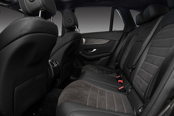 Mercedes-Benz GLC300 e 22 of 30