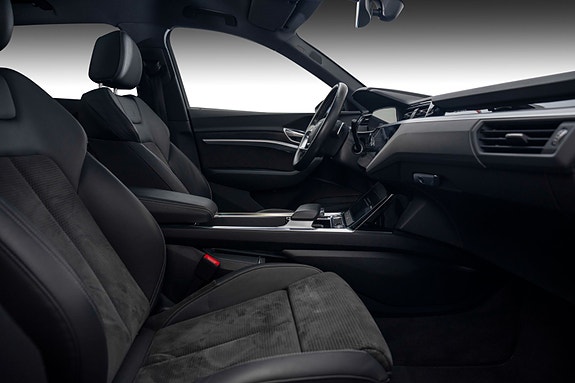 Audi e-tron Sportback 25 of 28