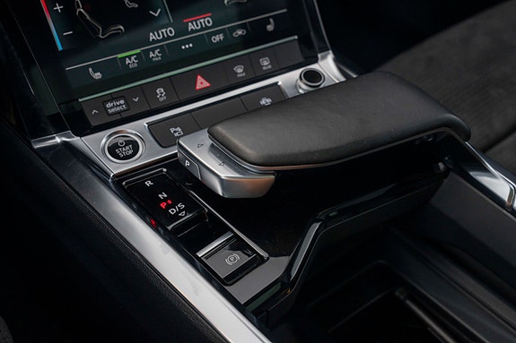 Audi e-tron Sportback 13 of 28