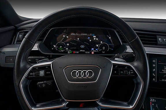 Audi e-tron Sportback 10 of 28