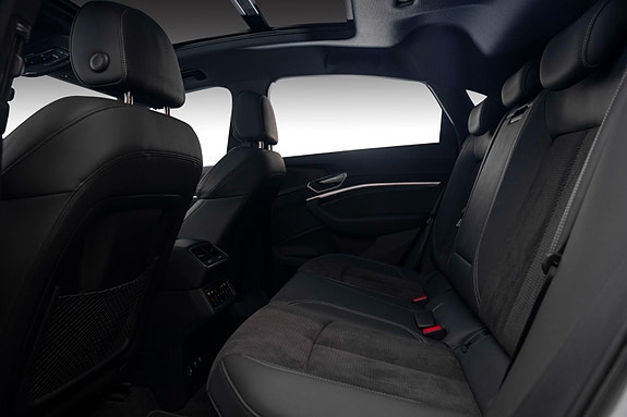 Audi e-tron Sportback 23 of 28