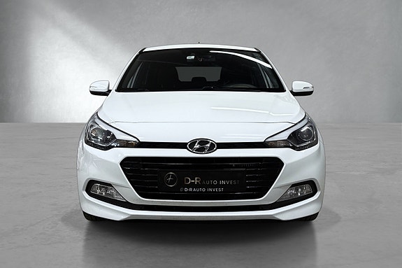 Hyundai i20 2 of 26