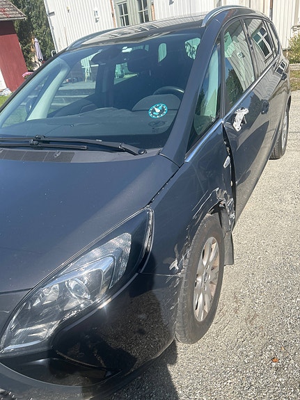 Opel Zafira Tourer 2 of 4