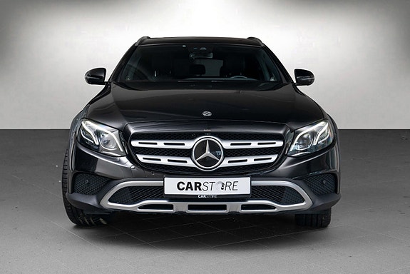 Mercedes-Benz E-Klasse All-Terrain 4 of 30