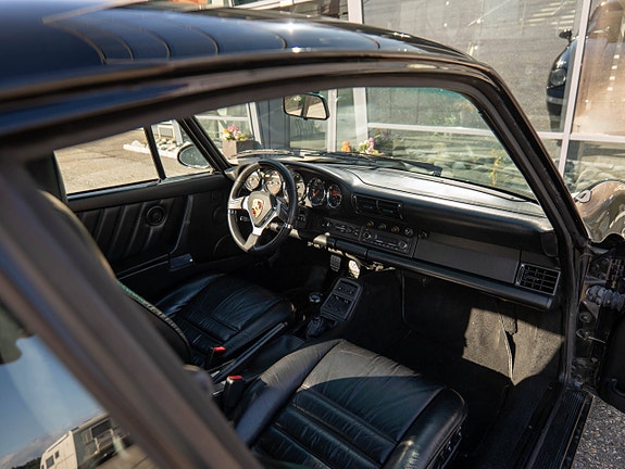 Porsche 911 25 of 30