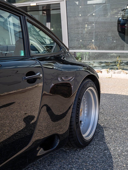 Porsche 911 9 of 30