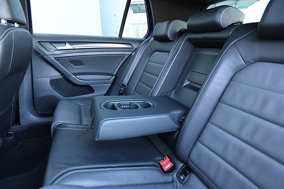 Volkswagen Golf VII 18 of 30