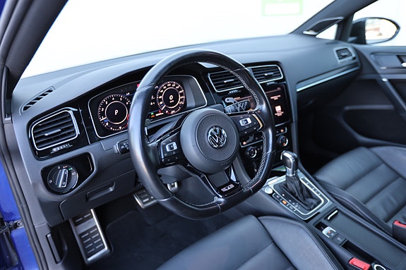 Volkswagen Golf VII 13 of 30