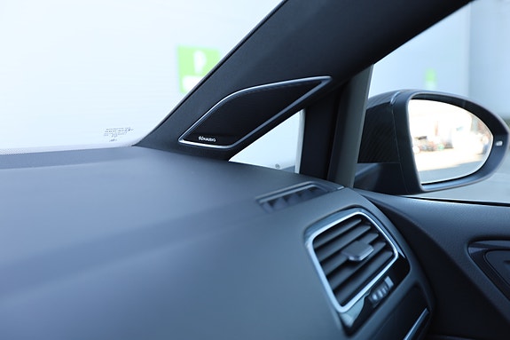 Volkswagen Golf VII 22 of 30