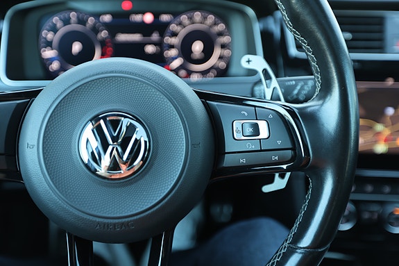 Volkswagen Golf VII 26 of 30