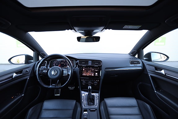 Volkswagen Golf VII 20 of 30