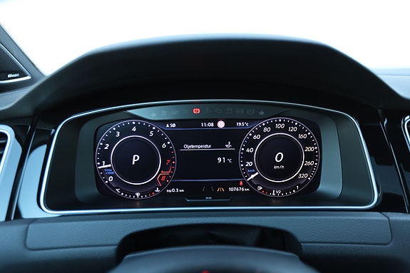 Volkswagen Golf VII 28 of 30