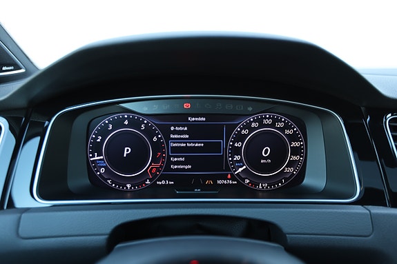 Volkswagen Golf VII 30 of 30