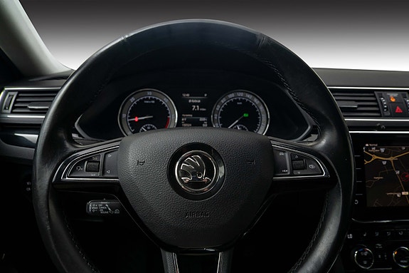 Skoda Superb 11 of 30