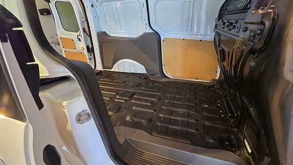 Ford Transit Connect 27 of 30