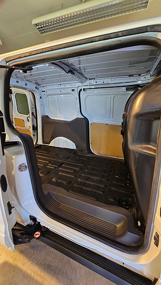 Ford Transit Connect 28 of 30