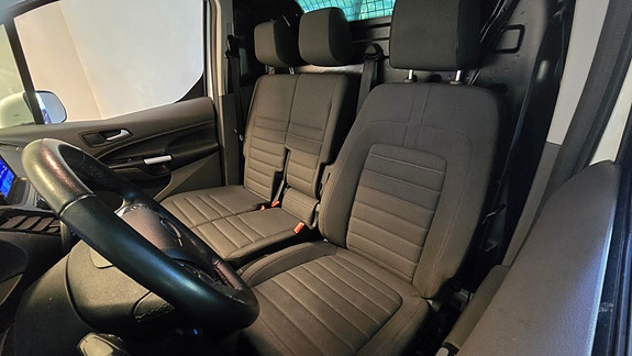 Ford Transit Connect 10 of 30