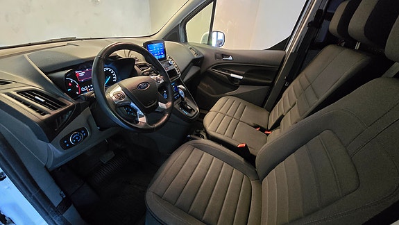 Ford Transit Connect 9 of 30
