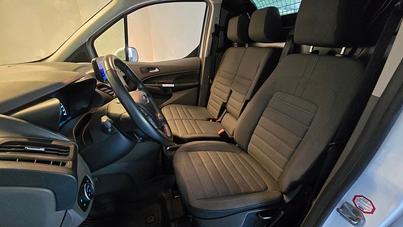 Ford Transit Connect 8 of 30