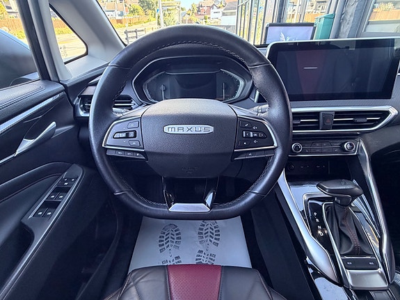 Maxus Euniq 5 10 of 30