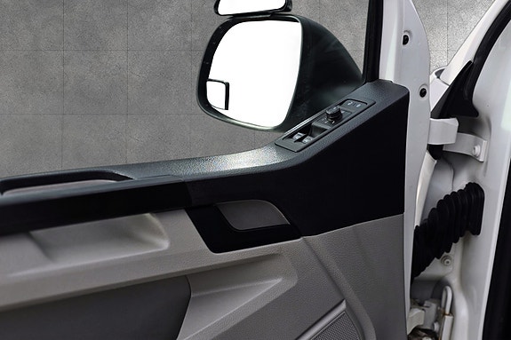 Volkswagen Transporter 25 of 30