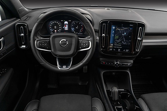 Volvo XC40 23 of 29