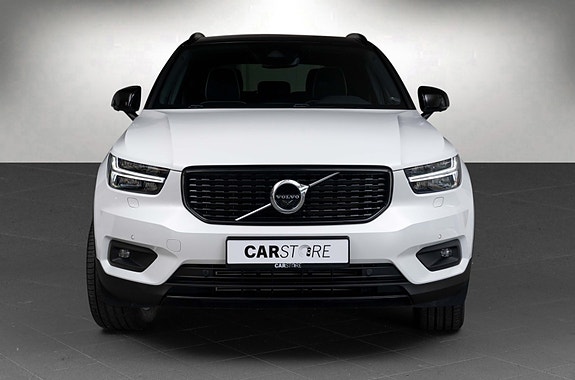 Volvo XC40 4 of 29