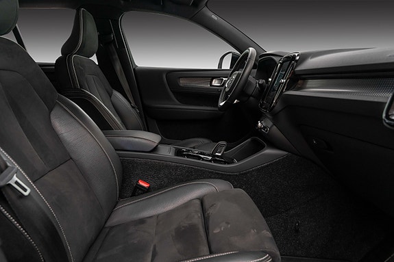 Volvo XC40 24 of 29