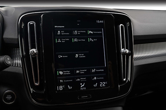Volvo XC40 17 of 29