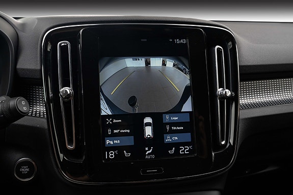 Volvo XC40 15 of 29