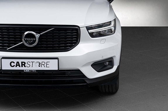 Volvo XC40 5 of 29
