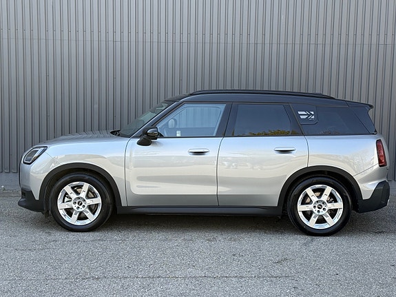 MINI Countryman SE 7 of 30