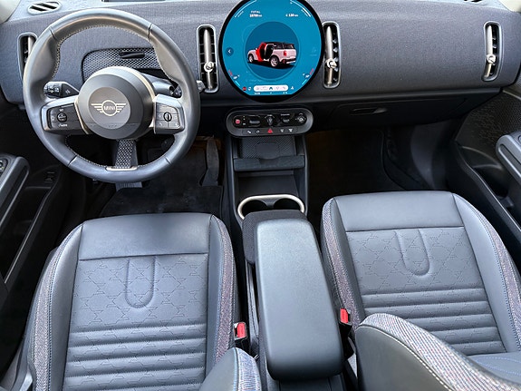 MINI Countryman SE 11 of 30