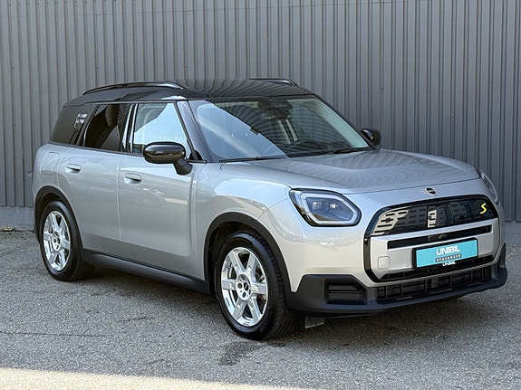 MINI Countryman SE 8 of 30