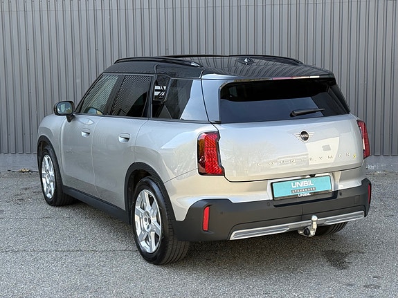 MINI Countryman SE 2 of 30